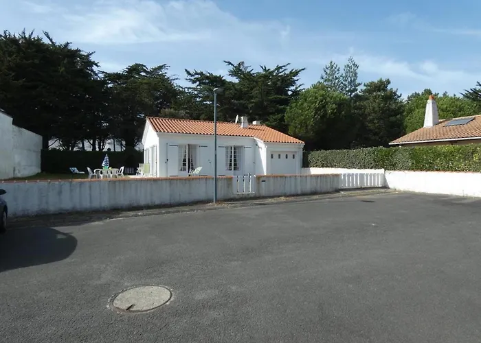 Holiday home Maison Avec Jardin A 100m De La Plage, Pour 5 Personnes - Fr-1-540-262