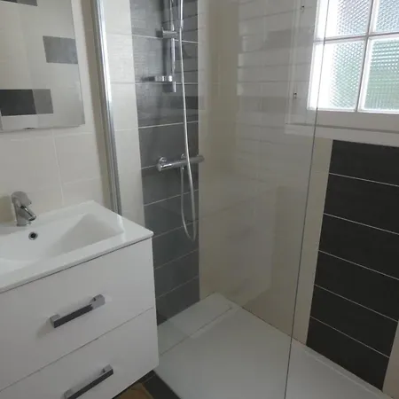 Maison Avec Jardin A 100m De La Plage, Pour 5 Personnes - Fr-1-540-262 *