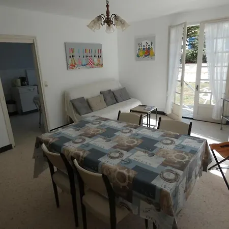 Prázdninový dům Maison Avec Jardin A 100m De La Plage, Pour 5 Personnes - Fr-1-540-262
