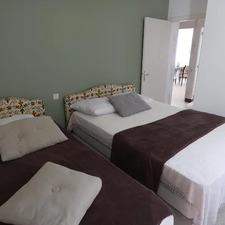 Maison Avec Jardin A 100m De La Plage, Pour 5 Personnes - Fr-1-540-262 *