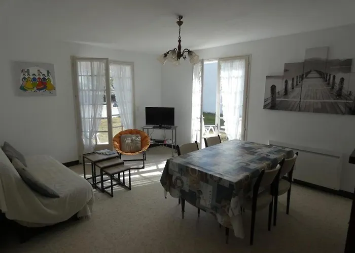 Maison Avec Jardin A 100m De La Plage, Pour 5 Personnes - Fr-1-540-262 *