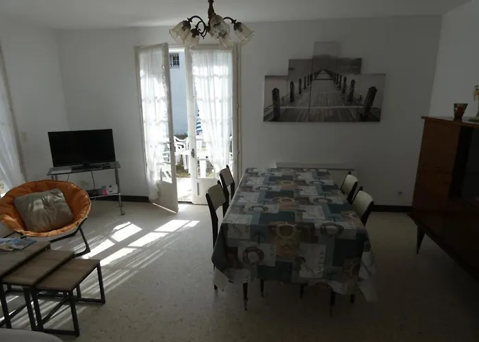 Maison Avec Jardin A 100m De La Plage, Pour 5 Personnes - Fr-1-540-262